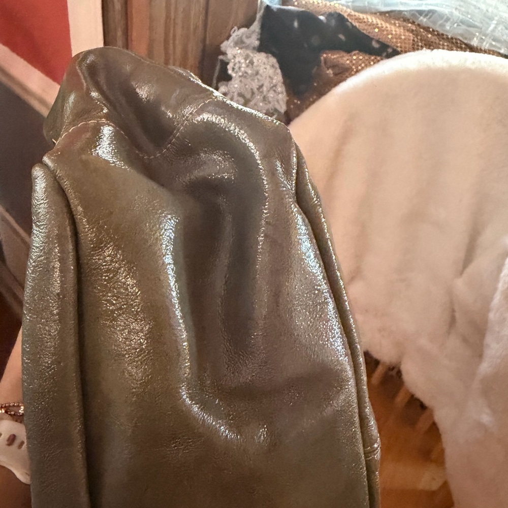 Dooney & Bourke Olive Green Leather Shoulder Bag with Tassel - Rehab handles - Picture 5 of 8